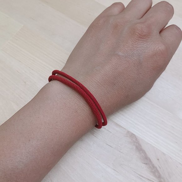 3ml Lucky Wine Red String Bracelets Adjustable - Picture 1 of 8